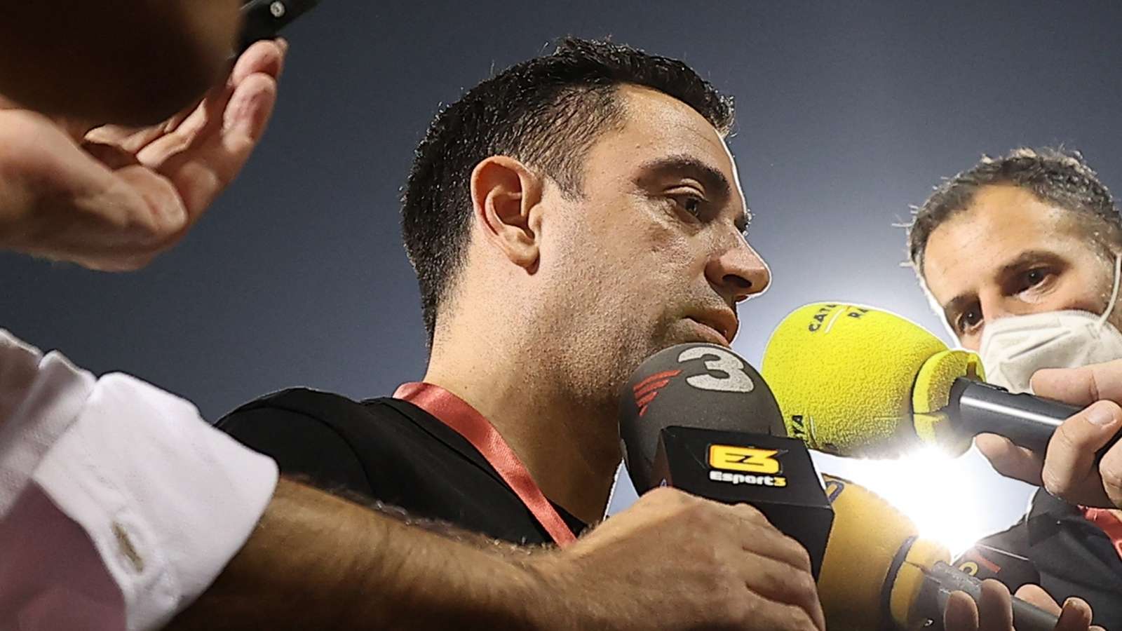 英超联赛标志设计的魅力与象征意义深度探讨